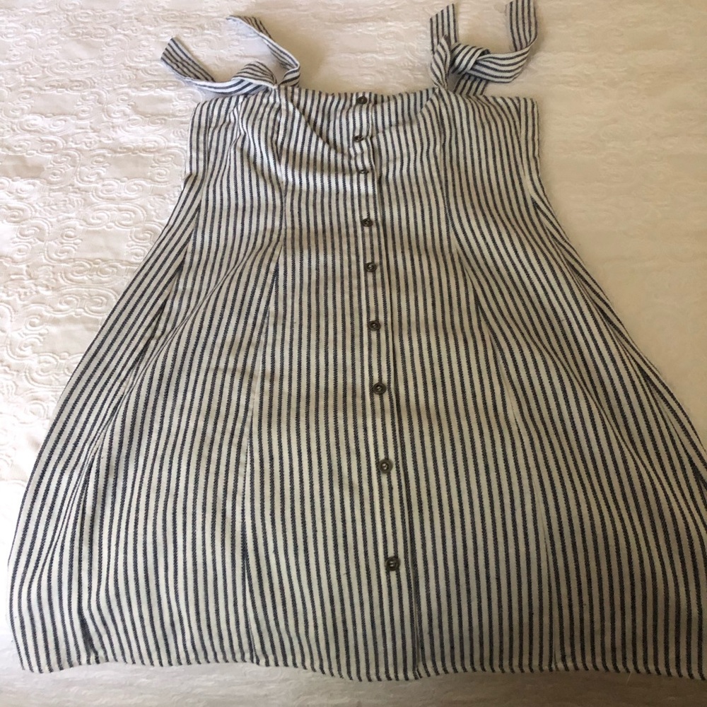 Lulus navy & white striped dess